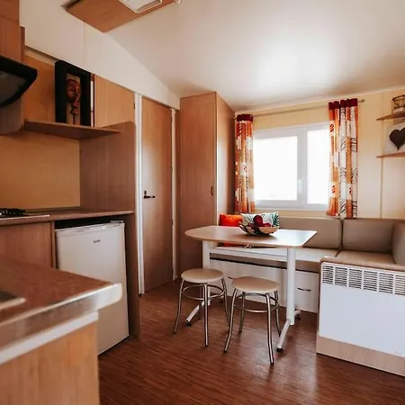 Sunny Tiny House With Sea View Ferienhaus