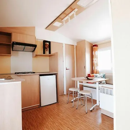 Sunny Tiny House With Sea View Ferienhaus